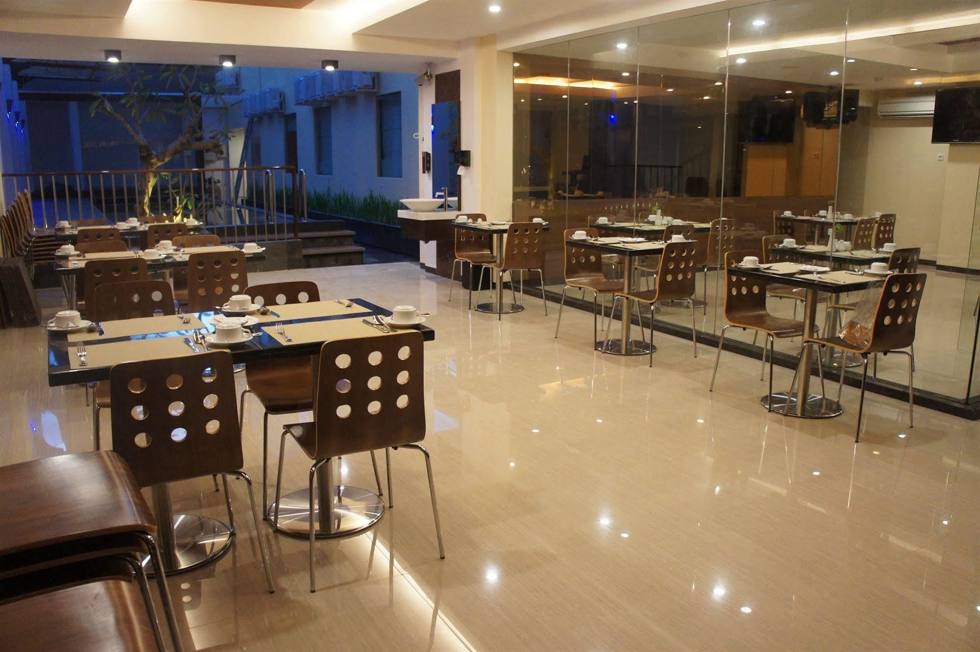 Favor Hotel Makassar City Center By Life Dış mekan fotoğraf